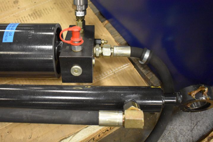 684542-2 Balancing cylinder (Nitrogen gas)
