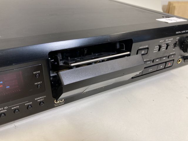 837127-3 Sony DTC-ZE700 DAT Recorder