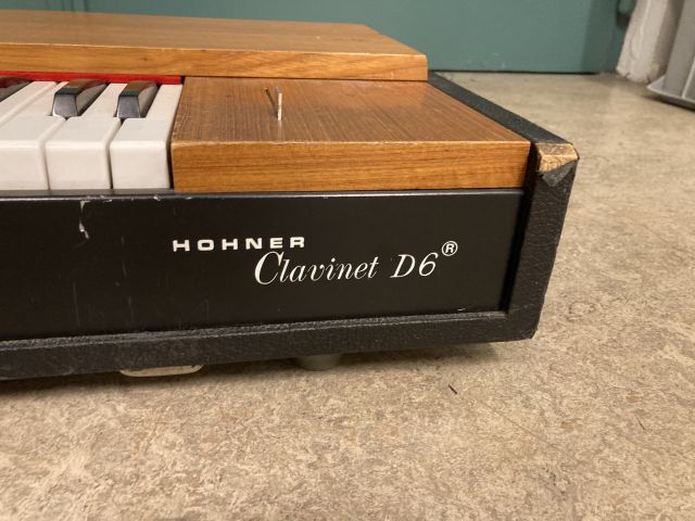 837132-13 Hohner Clavinet D6 (vaatii huoltoa / maintenance needed)