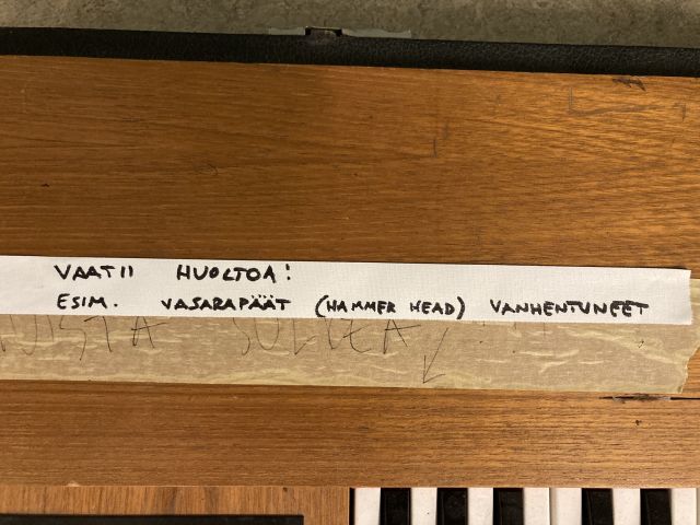 837132-8 Hohner Clavinet D6 (vaatii huoltoa / maintenance needed)