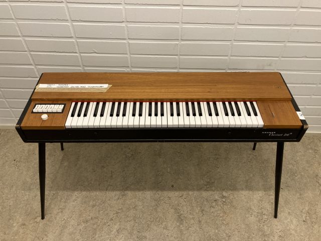 837132-3 Hohner Clavinet D6 (vaatii huoltoa / maintenance needed)
