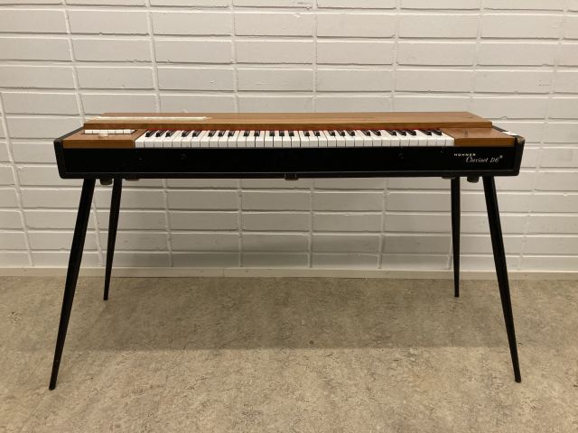 837132-2 Hohner Clavinet D6 (vaatii huoltoa / maintenance needed)