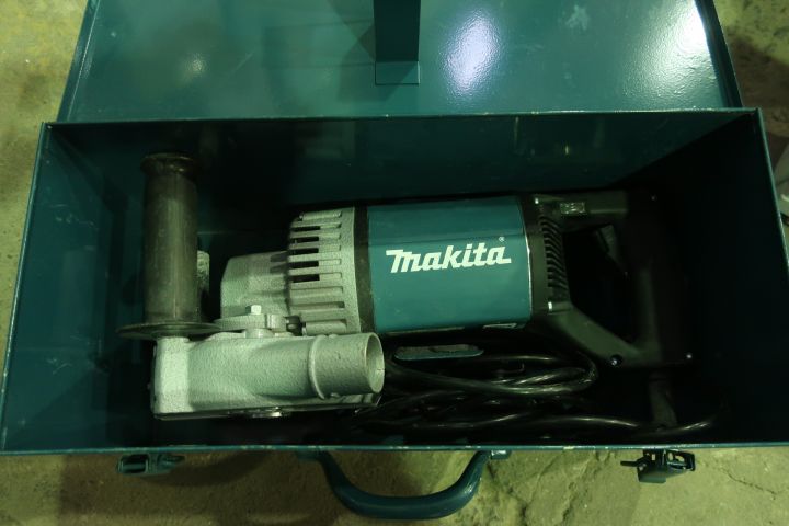 832804-3 Tracking machine, Makita SG150