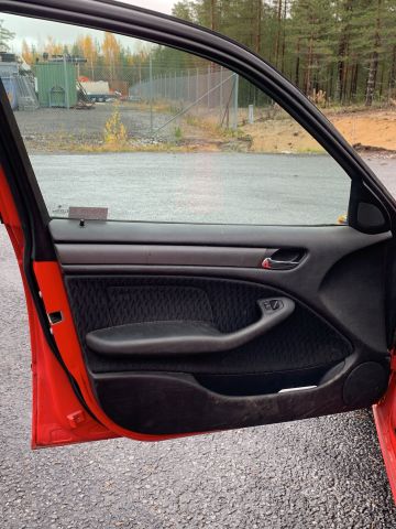 809337-17 BMW 318i -1999 (118hp, 227958km)