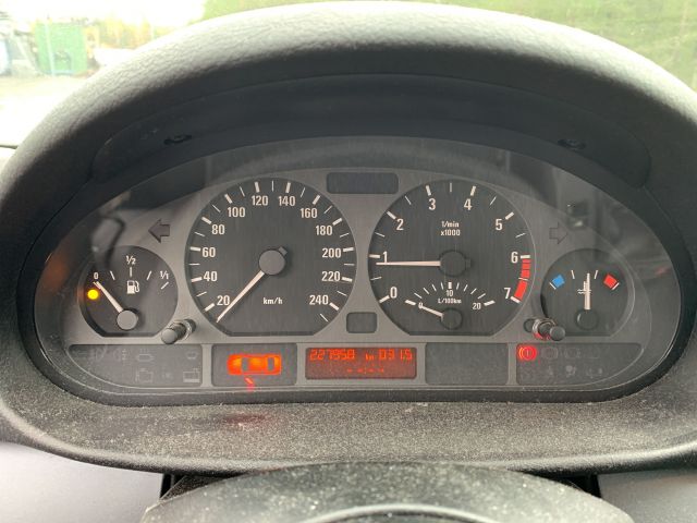 809337-20 BMW 318i -1999 (118hp, 227958km)
