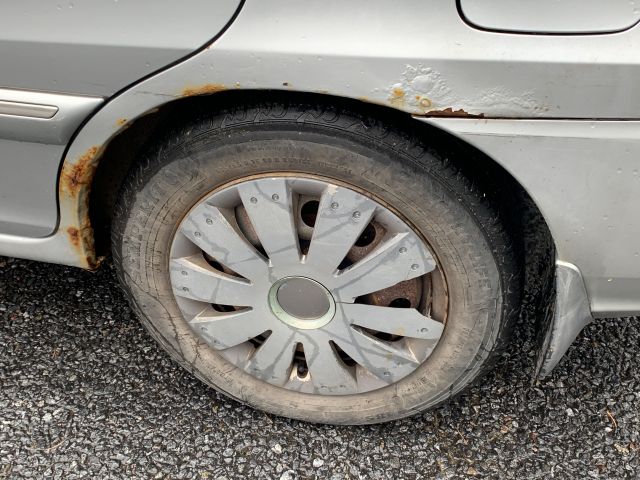 809338-8 Kia Carens 1.8 -2004 (126hp, 261693km)