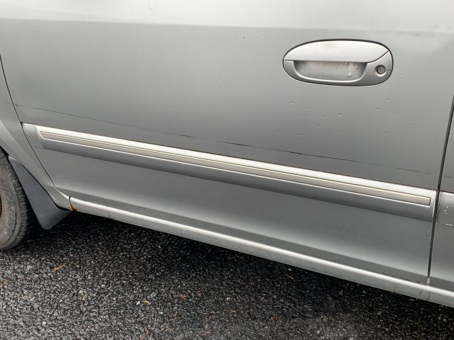 809338-9 Kia Carens 1.8 -2004 (126hp, 261693km)