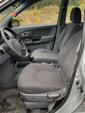 809338-19 Kia Carens 1.8 -2004 (126hp, 261693km)