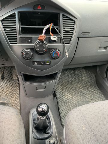 809338-23 Kia Carens 1.8 -2004 (126hp, 261693km)