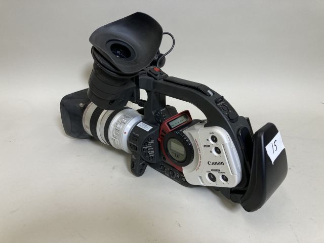 837133-2 Canon XL1S MiniDV Digital Camcorder