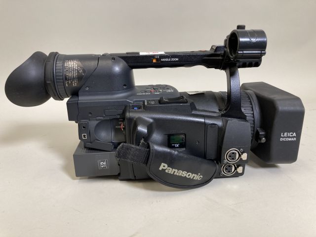 837134-5 Panasonic AG-HVX200K 3-CCD P2/DVCPRO HD Camcorder