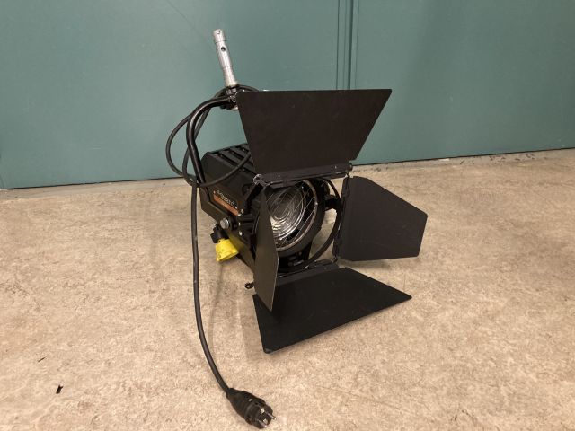 839118-1 Strand Quartzcolor Polaris MK2 5260/5261 1kW Light