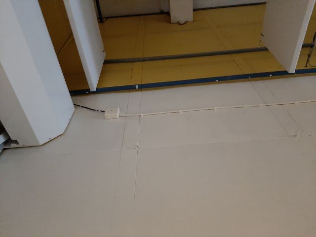 746996-5 Roller shutter with electric motor - Axalux