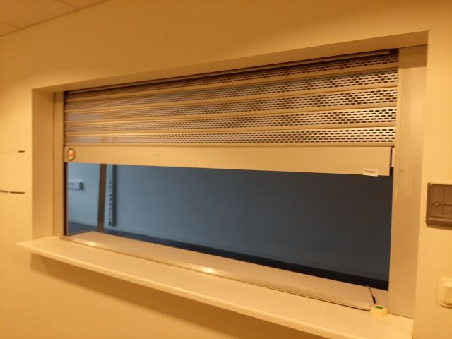 746999-3 Roller shutter with electric motor - Abax