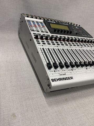 838543-8 Mixer table Behringer DDX3216