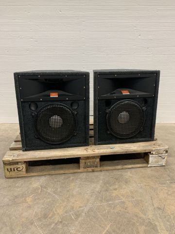 838547-1 2 speakers JBL 2370A