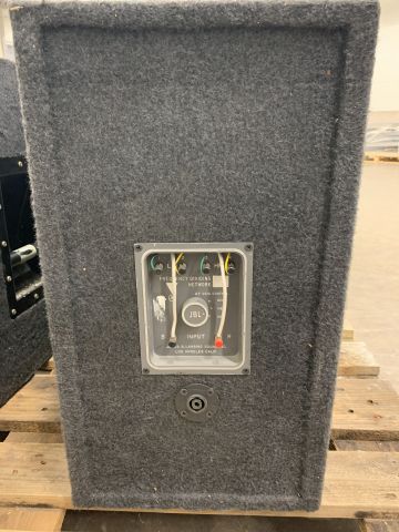 838547-8 2 speakers JBL 2370A