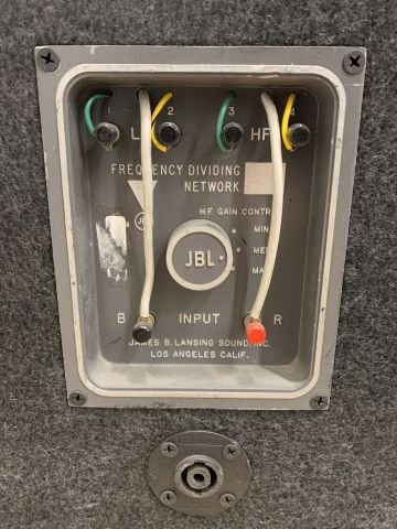 838547-9 2 speakers JBL 2370A