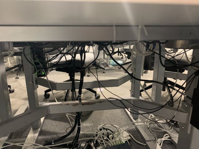 802395-6 Height-adjustable desk Edsbyn