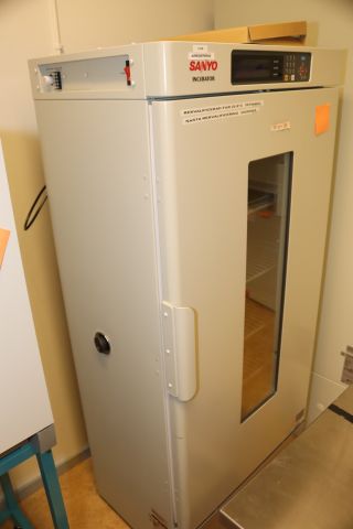 839672-1 Incubator Sanyo