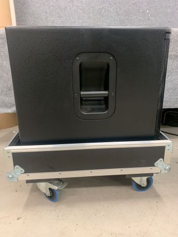 811906-3 Subwoofer Yamaha DXS12 Incl. Case