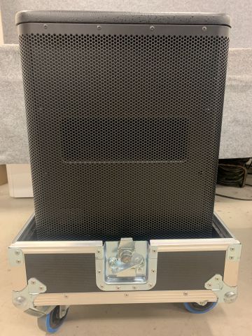 811906-4 Subwoofer Yamaha DXS12 Incl. Case