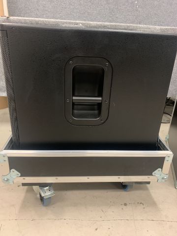 811906-5 Subwoofer Yamaha DXS12 Incl. Case
