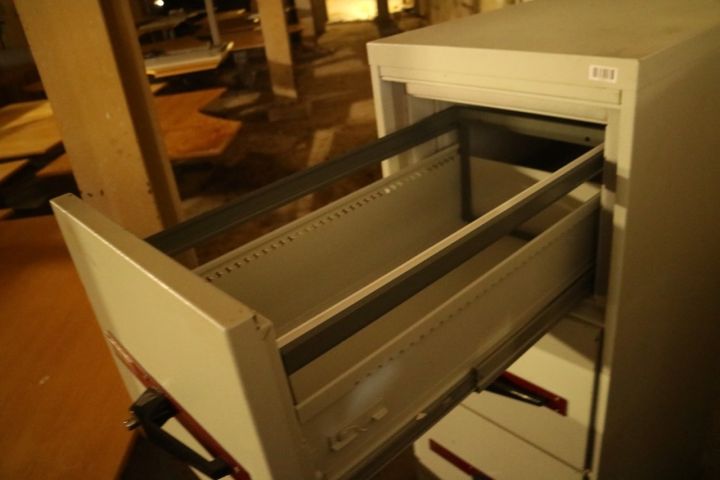 835980-6 Lockable filing cabinet for folders