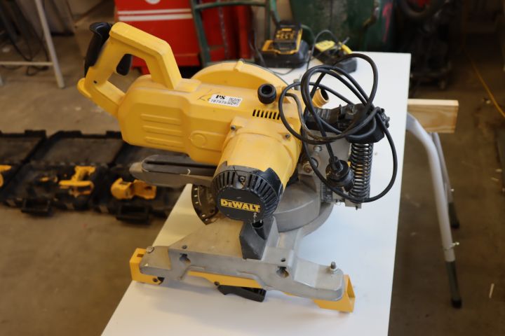 787575-4 Chainsaw Dewalt DW770GP qs