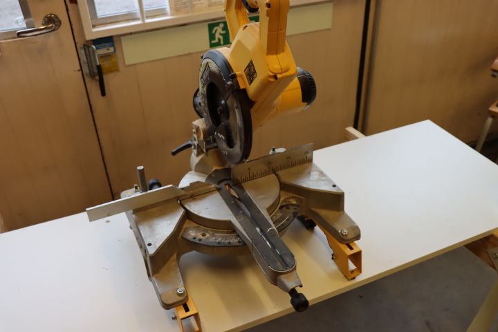 787575-5 Chainsaw Dewalt DW770GP qs