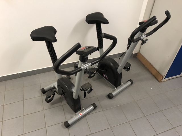 839739-7 1 pcs Multigym & 2 pcs Exercise bikes