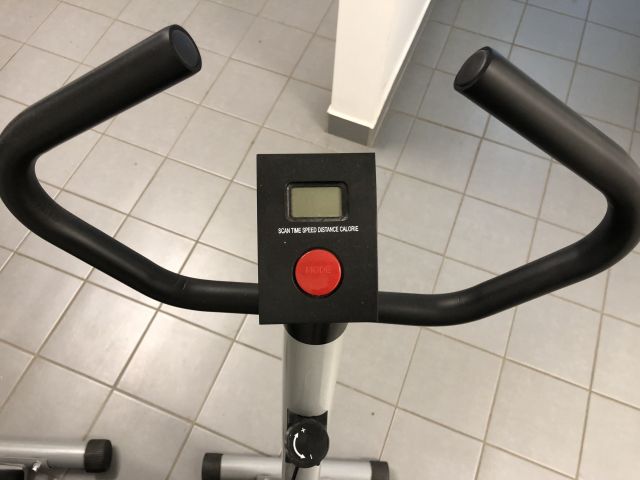 839739-8 1 pcs Multigym & 2 pcs Exercise bikes