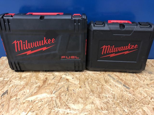 839744-6 1st Screwdriver Milwaukee M18 CBLDD & 1st Angle Grinder Milwaukee M18 CAG125X