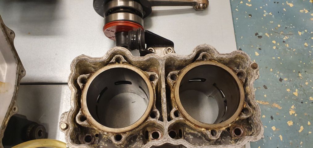 779239-23 SEA-DOO RXDI -2001 cut left crankshaft