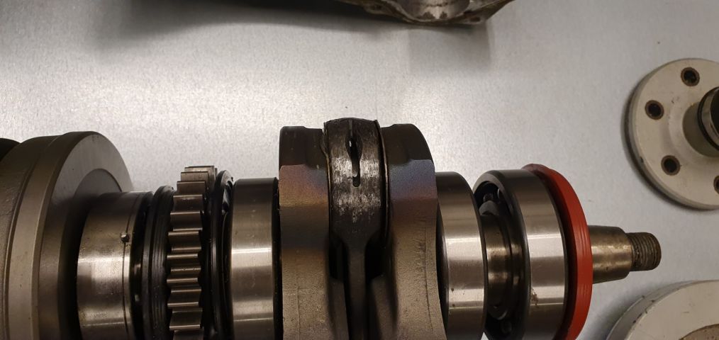 779239-26 SEA-DOO RXDI -2001 cut left crankshaft