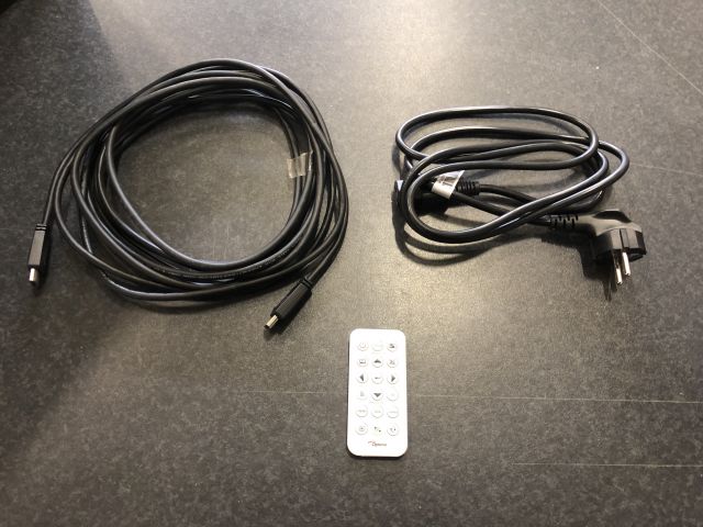 839868-4 Projector Optoma EH334 DLP