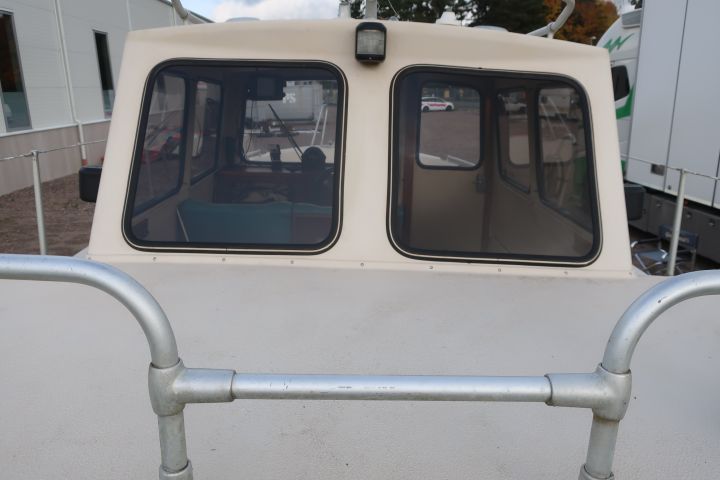 840102-18 Motorbåt Minor 700 Camper - 1983 * Uppdaterad med bilder *