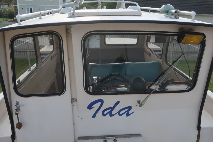 840102-30 Motorbåt Minor 700 Camper - 1983 * Uppdaterad med bilder *