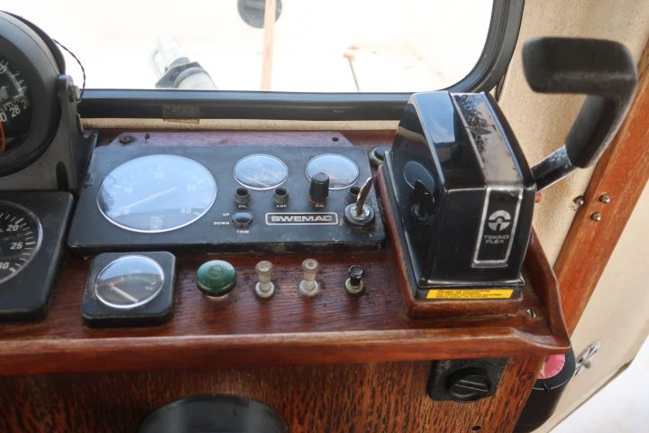 840102-37 Motorbåt Minor 700 Camper - 1983 * Uppdaterad med bilder *