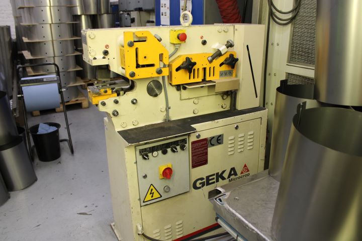 794457-1 Punching machine - Geka Microcrop