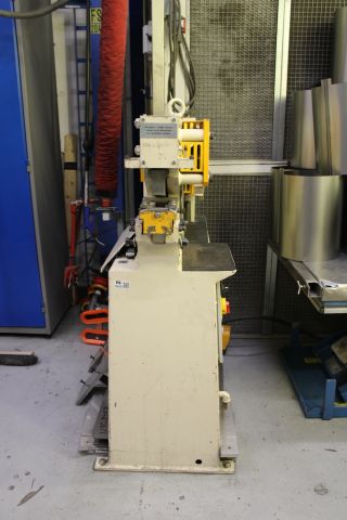 794457-3 Punching machine - Geka Microcrop