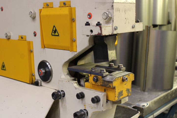 794457-7 Punching machine - Geka Microcrop