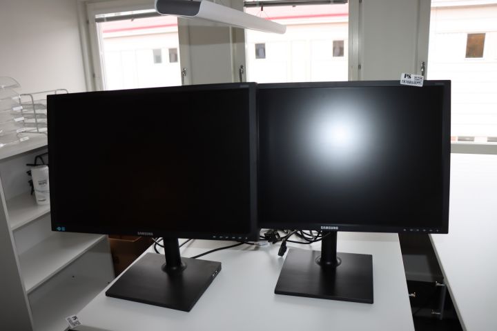 787685-1 2 pcs Screen Samsung 24 inch