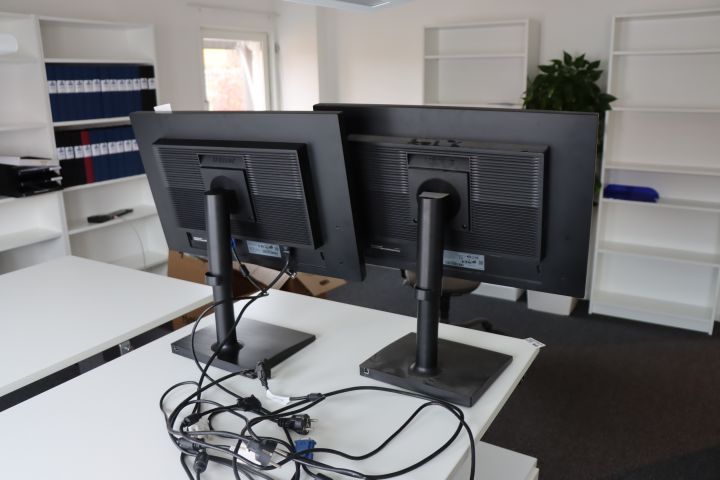 787685-2 2 pcs Screen Samsung 24 inch