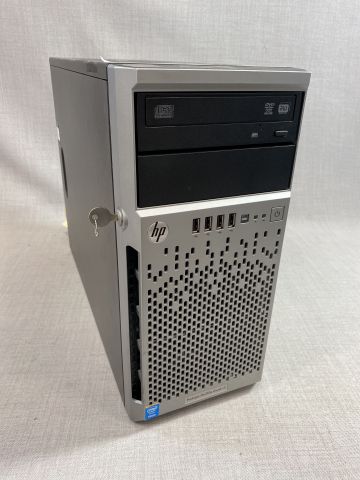 840251-1 Server HP ML310 G8