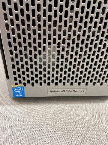 840251-3 Server HP ML310 G8