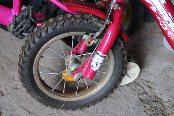 794468-9 Children's bikes - 12 "and 20"