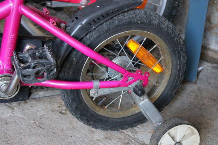 794468-18 Children's bikes - 12 "and 20"