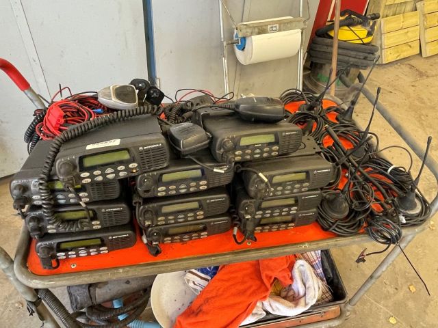 828897-1 Comm radio with accessories Motorola GM360 10pcs