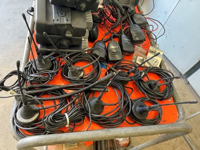 828897-2 Comm radio with accessories Motorola GM360 10pcs